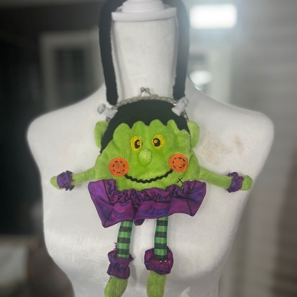 Halloween purse
Ships next day
Smoke free home
Free gift with every purchase . - Picture 1 of 3